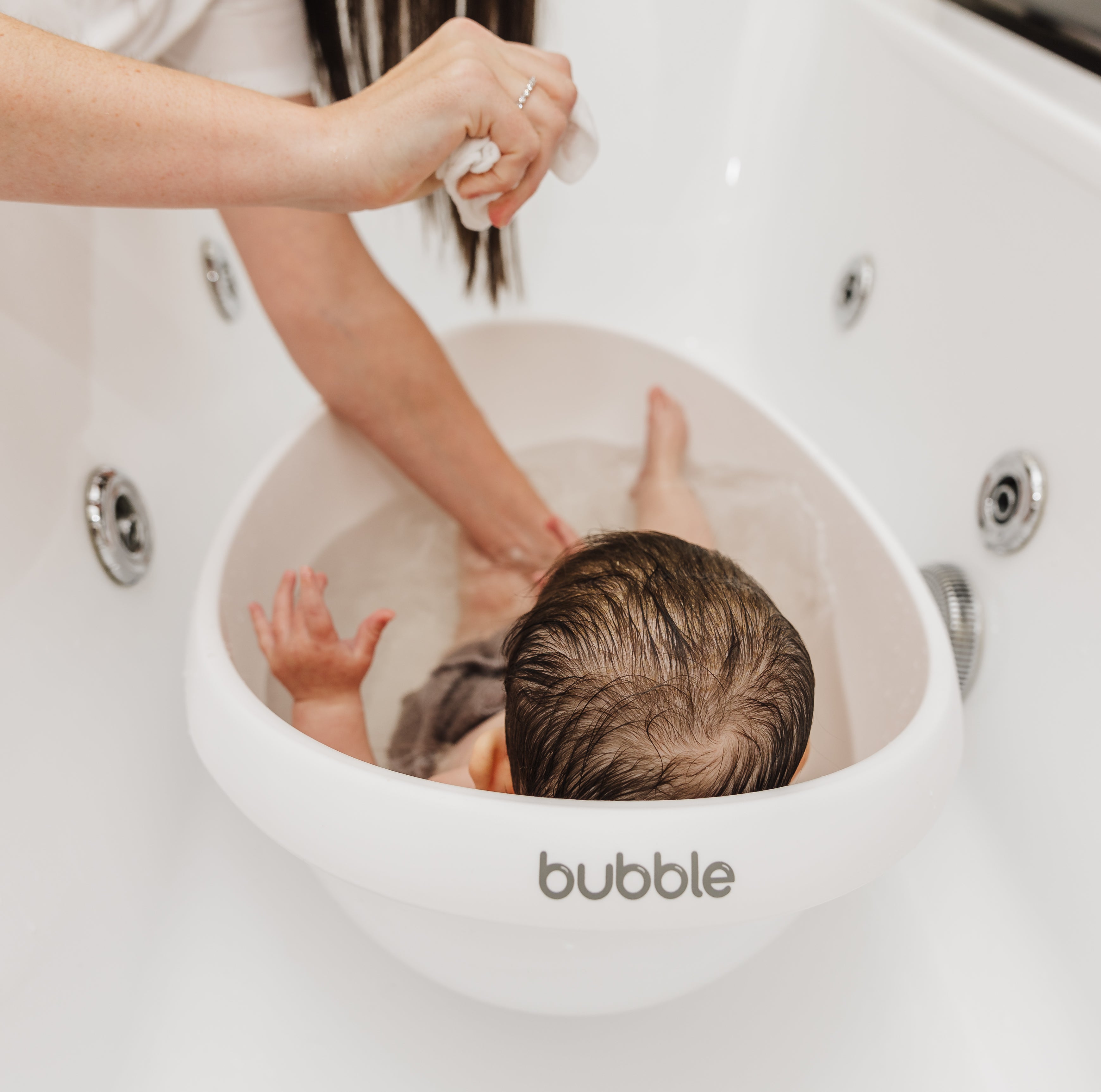 Bubble Cuddle Bath with Bath Seat- WHITE - Tiny Tots Baby Store 