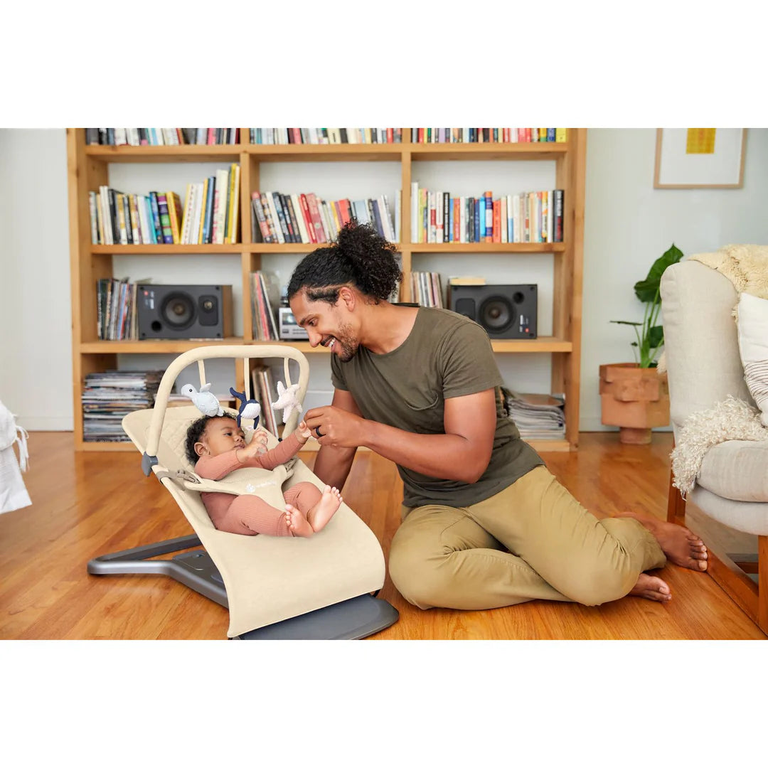 Ergobaby Evolve 3 in 1 Bouncer Toy Bar - Ocean Wonders Cream